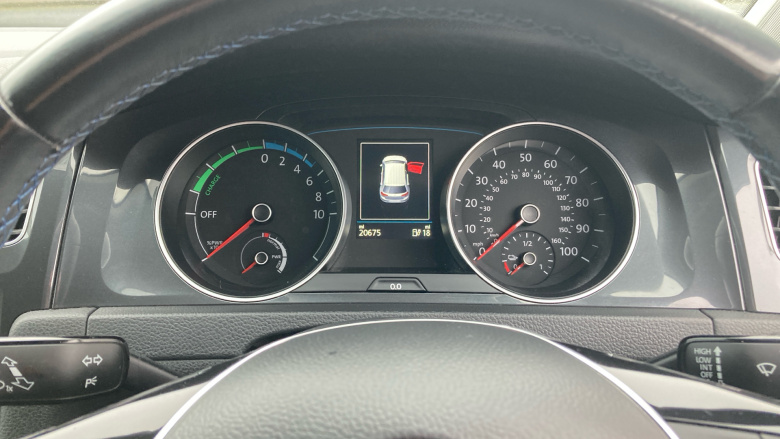 Volkswagen Golf 99kW e-Golf 35kWh 5dr Auto Electric Hatchback